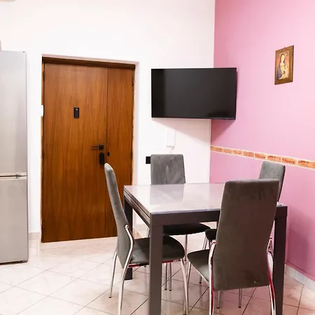 A Un Passo Dal Mare - Private Parking شقة