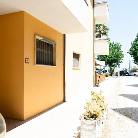 A Un Passo Dal Mare - Private Parking * ألبا أدرياتيكا