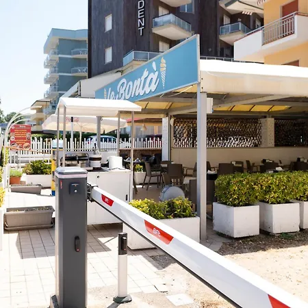 A Un Passo Dal Mare - Private Parking ألبا أدرياتيكا